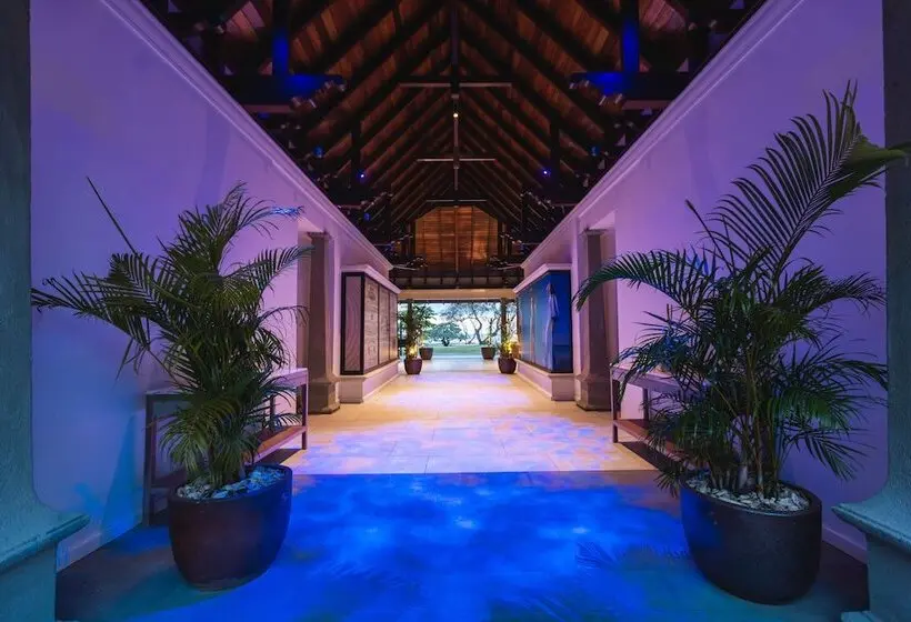 Maradiva Villas Resort And Spa