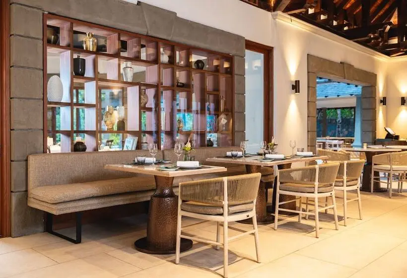 Maradiva Villas Resort And Spa