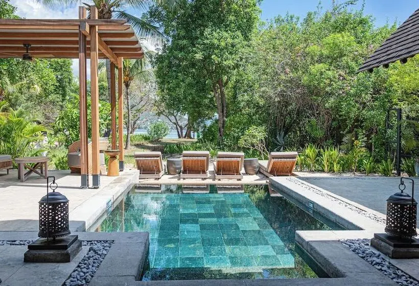 Maradiva Villas Resort And Spa