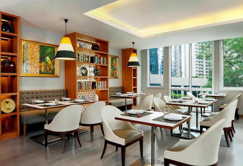 Mayfair Bangkok Marriott Executive Apartments