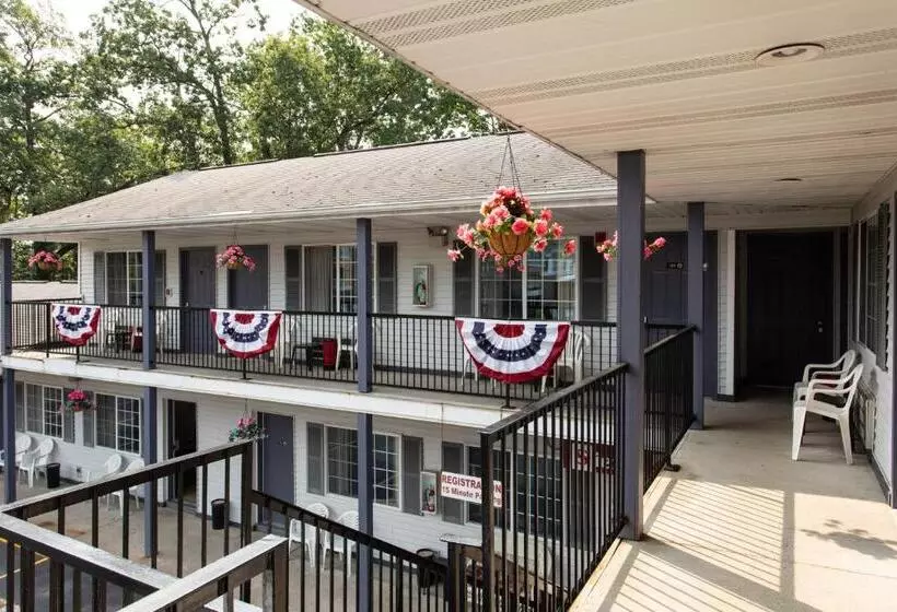 The Sierra Motel