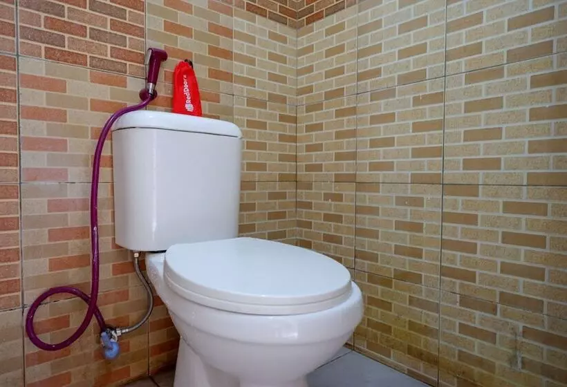 Majatalo Reddoorz Syariah Near Gor Satria 4