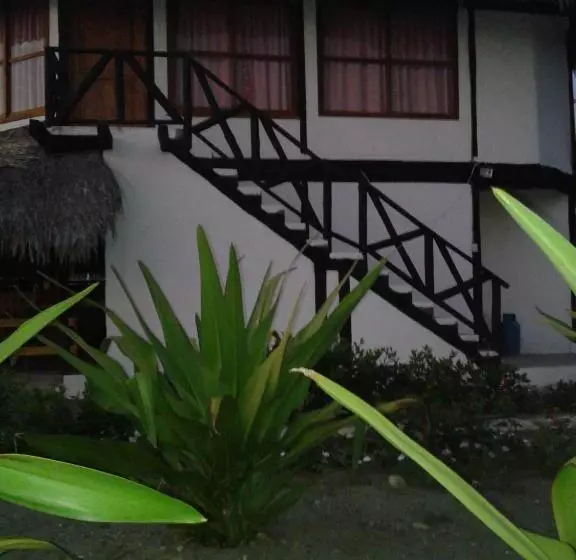 ユースホステル Cabañas El Manglar