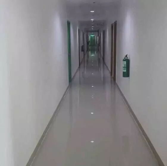 Retkeilymaja Meaco Royal Hotel   Tabaco