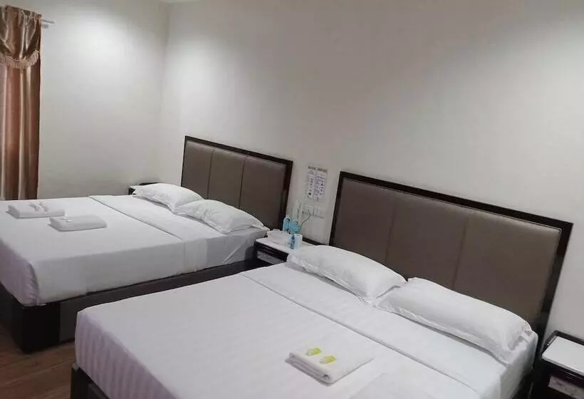 Retkeilymaja Meaco Royal Hotel   Tabaco