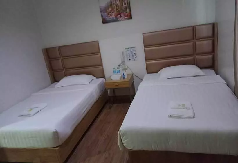 Retkeilymaja Meaco Royal Hotel   Tabaco