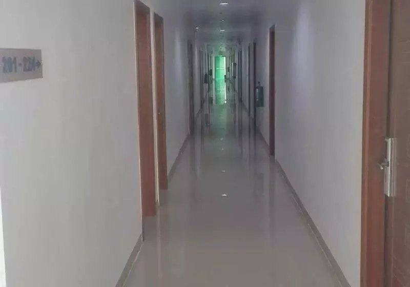 Retkeilymaja Meaco Royal Hotel   Tabaco