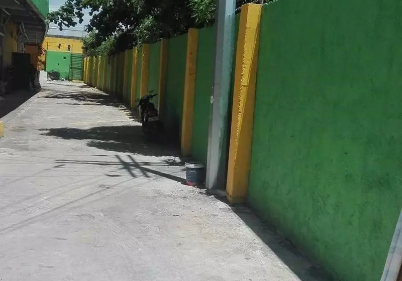 Retkeilymaja Meaco Royal Hotel   Tabaco