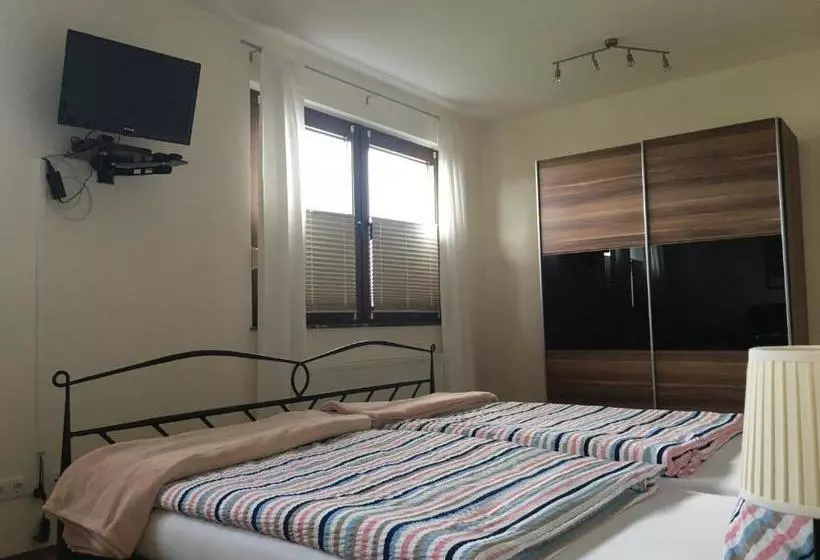 Hotelli Gasthof Zum Seeweiher