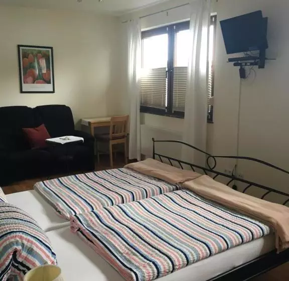 Hotelli Gasthof Zum Seeweiher