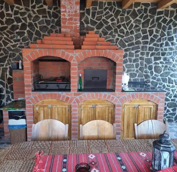 Hotelli Pensiunea Maria Elena