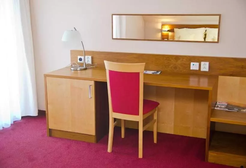 Majatalo Penzión Kovox