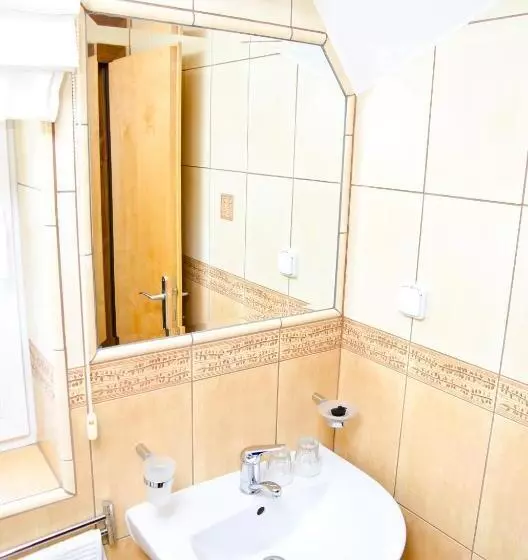 Majatalo Penzión Kovox