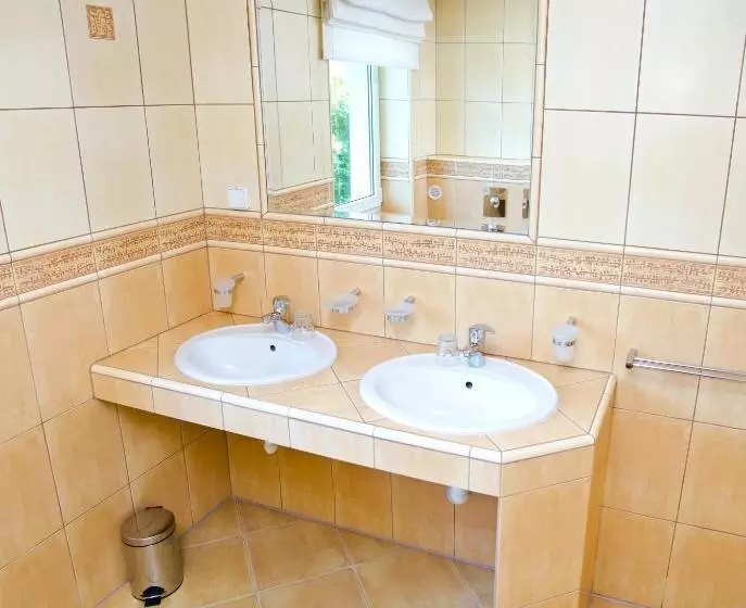 Majatalo Penzión Kovox