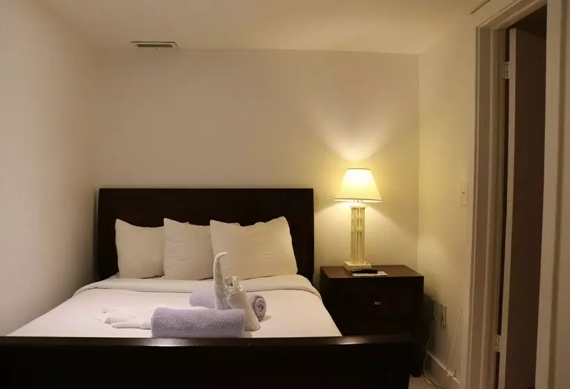 ホテル On Hollywood Beach  Affordable Two Bedrooms Sleeps 6 With Two Bathrooms