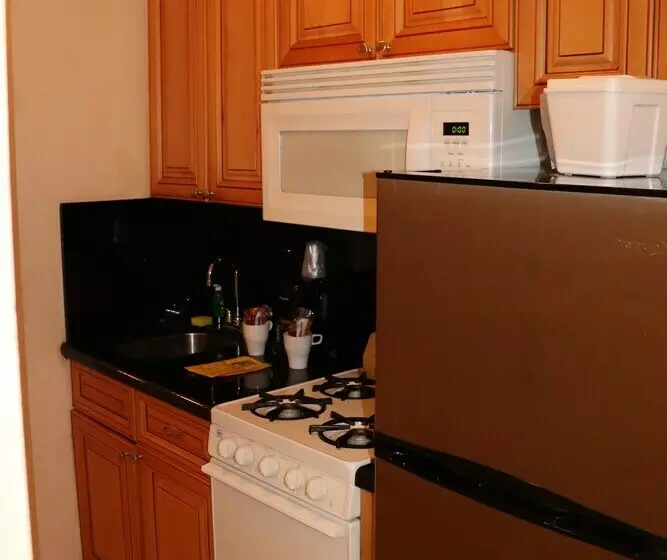 ホテル On Hollywood Beach  Affordable Two Bedrooms Sleeps 6 With Two Bathrooms