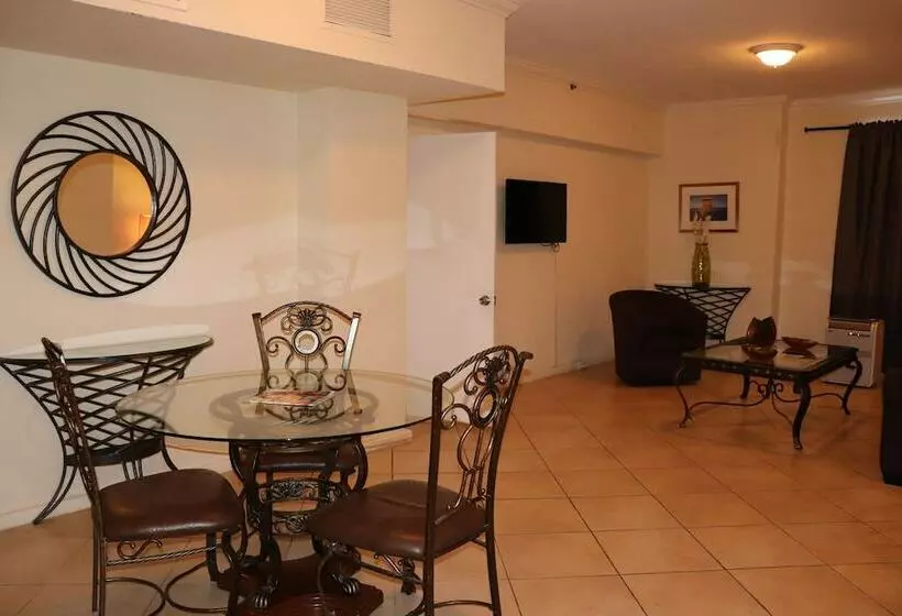 ホテル On Hollywood Beach  Affordable Two Bedrooms Sleeps 6 With Two Bathrooms
