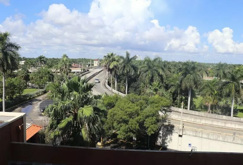 ホテル On Hollywood Beach  Affordable Two Bedrooms Sleeps 6 With Two Bathrooms