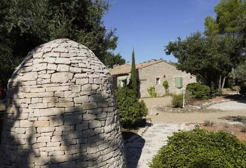 تختخواب و صبحانه Mas Val Chênaie Gordes