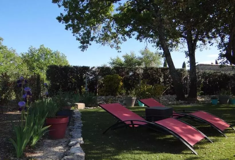 تختخواب و صبحانه Mas Val Chênaie Gordes