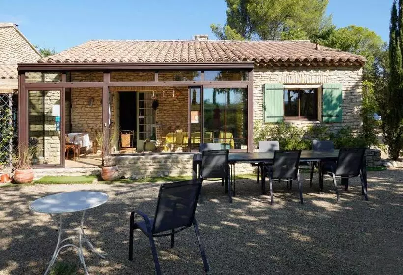 تختخواب و صبحانه Mas Val Chênaie Gordes