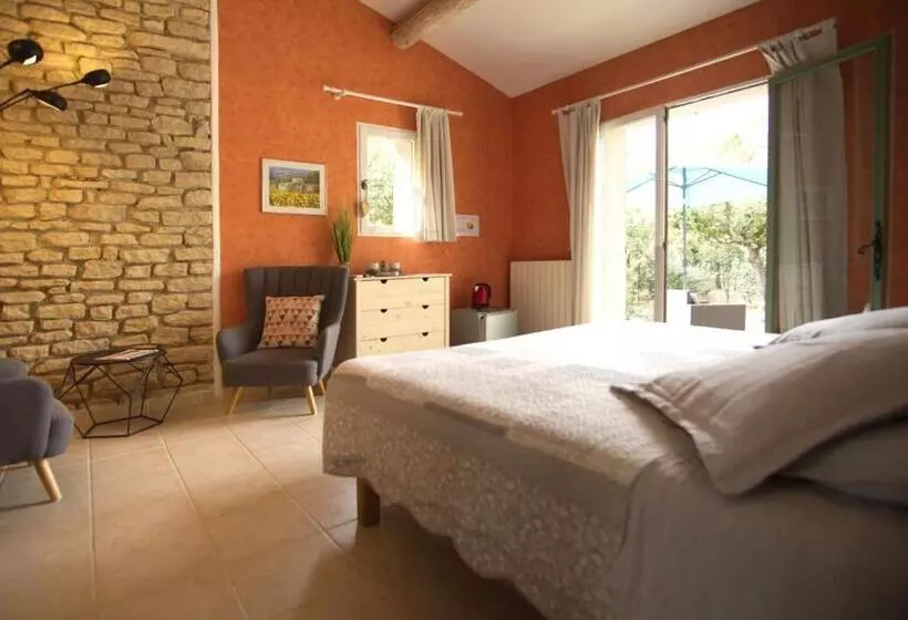 تختخواب و صبحانه Mas Val Chênaie Gordes