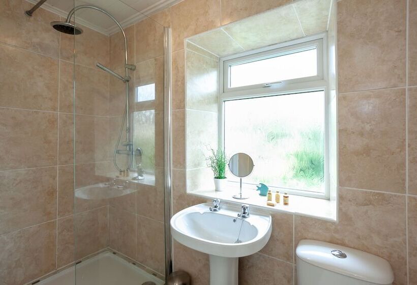 Ferncliff Cottage   In Peak Distric