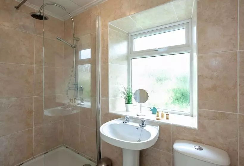 Ferncliff Cottage   In Peak Distric