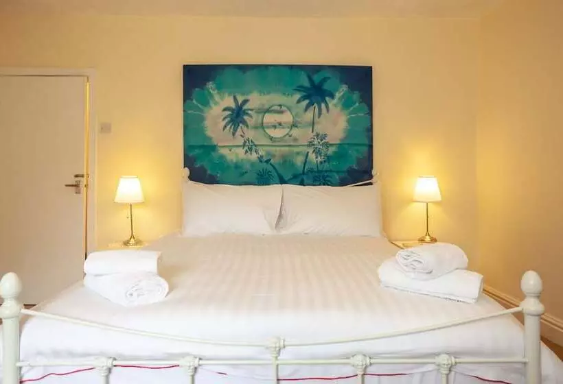 Ferncliff Cottage   In Peak Distric