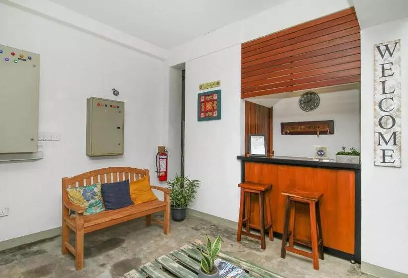 ホテル Iddamal Apartments