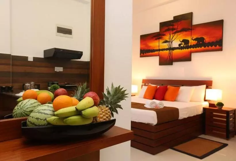 ホテル Iddamal Apartments