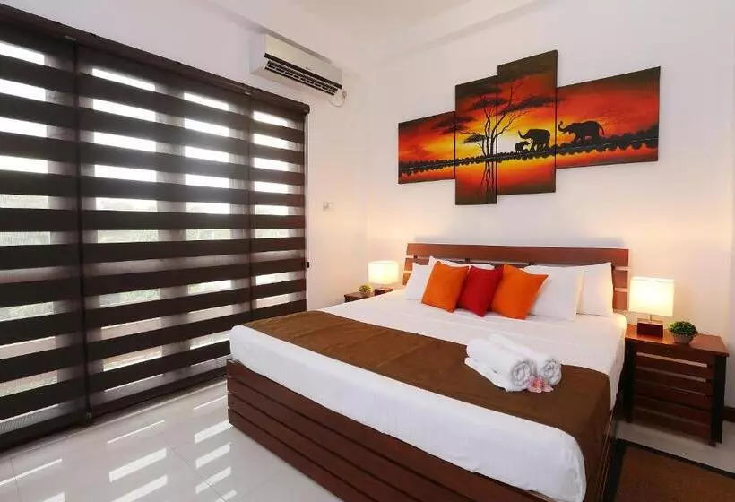 ホテル Iddamal Apartments