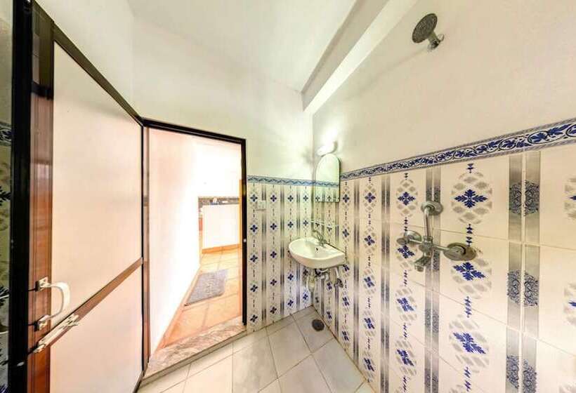 هتل Pokhara Abroad Inn