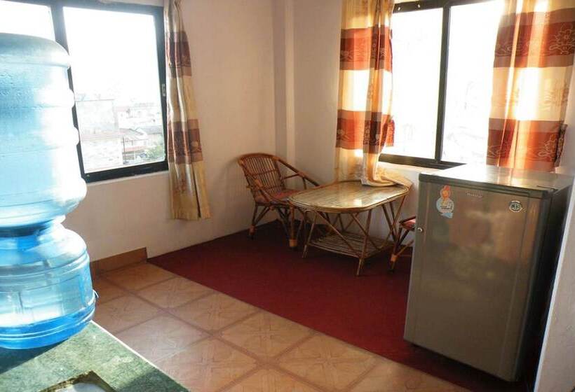 هتل Pokhara Abroad Inn