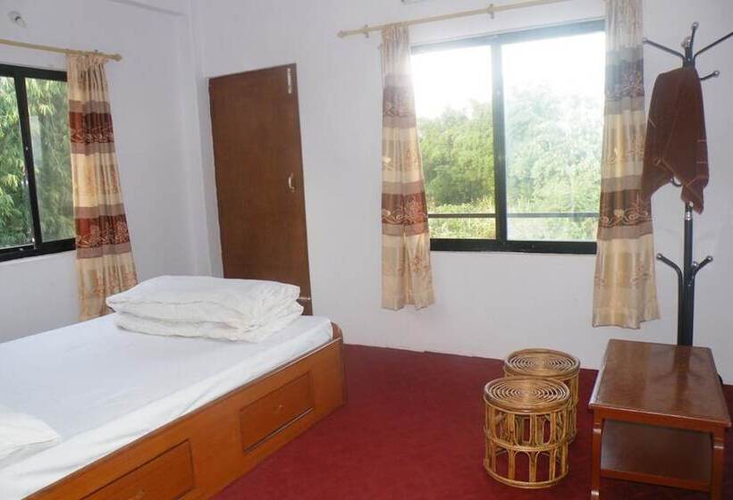 هتل Pokhara Abroad Inn