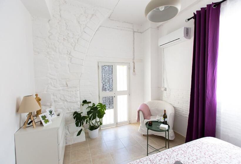 Majatalo Aladdin S Hostel