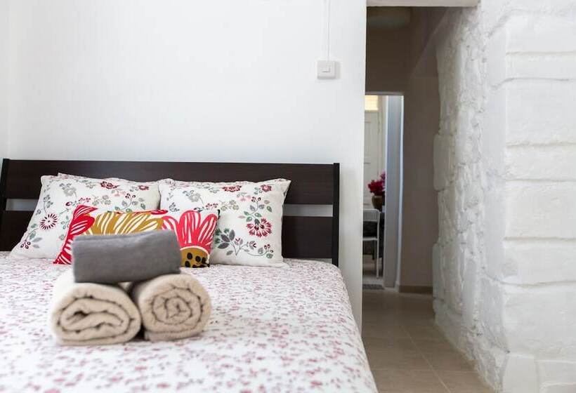 Majatalo Aladdin S Hostel