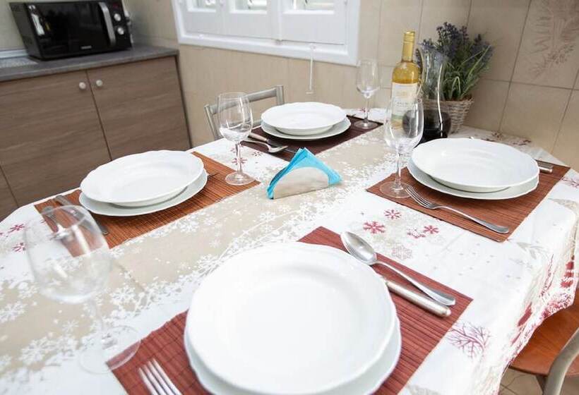 Majatalo Aladdin S Hostel