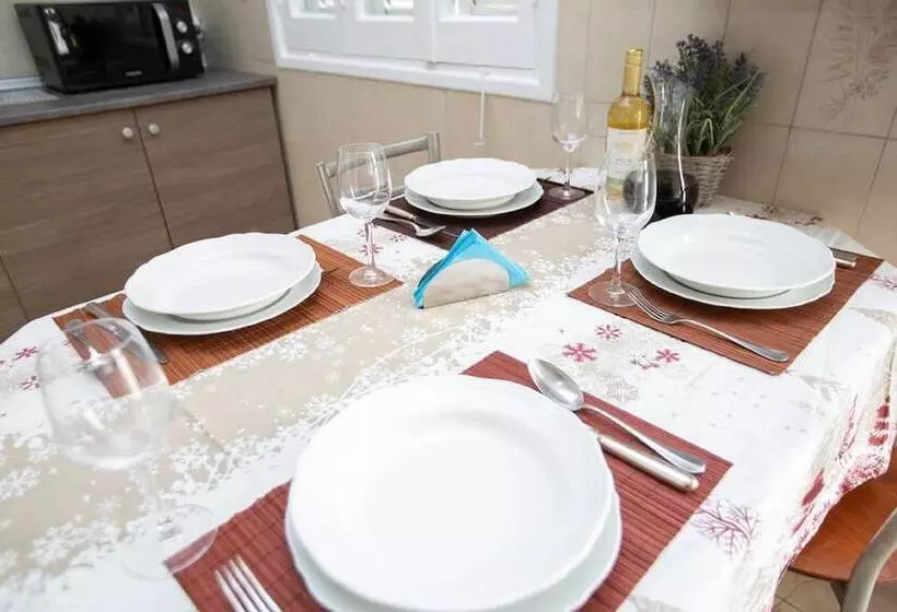 پانسیون Aladdin S Hostel