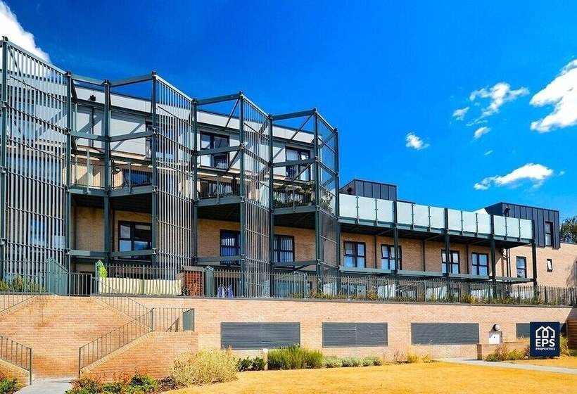 پانسیون Flamsteed Close