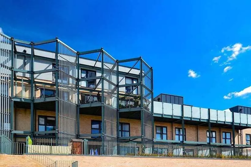 ペンション Flamsteed Close