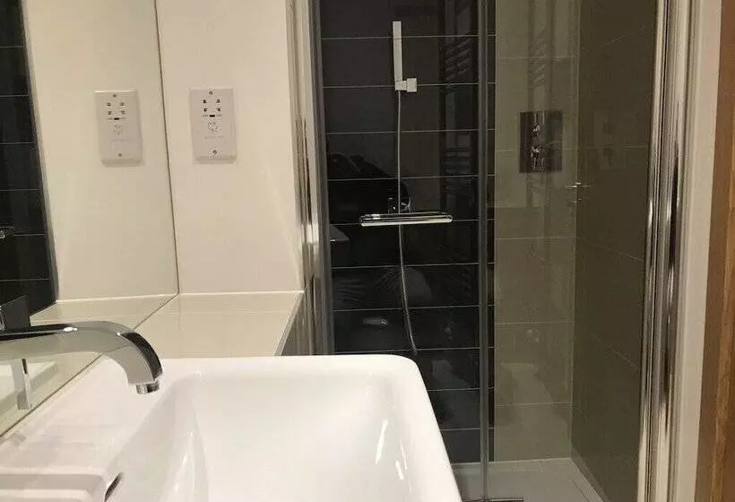 ペンション Flamsteed Close