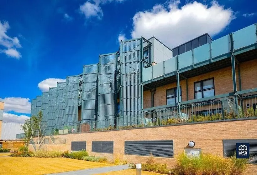 ペンション Flamsteed Close