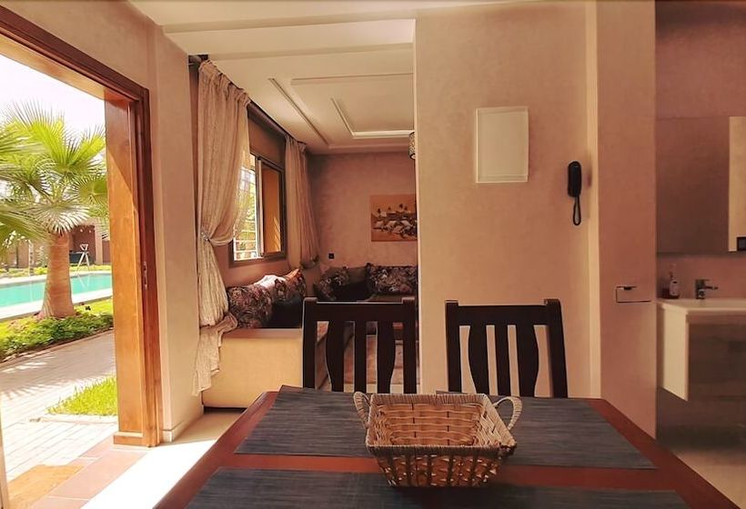 Tamraght House Banana