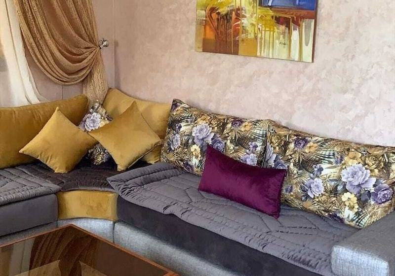 Tamraght House Banana