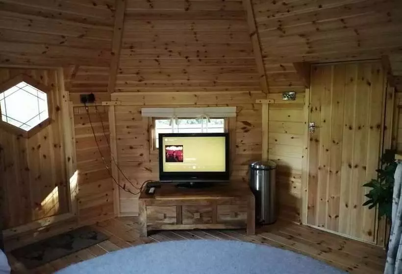 Charming 1bed Cabin In Gaerwen