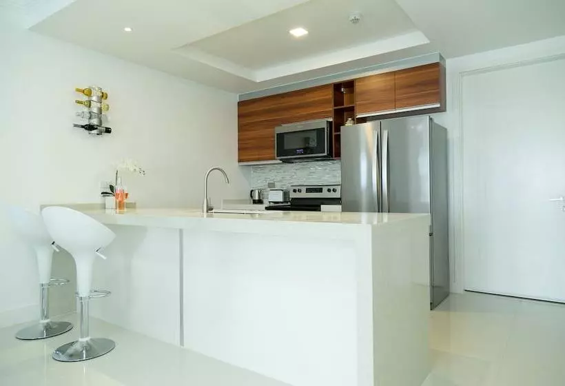 Ultra Luxury Apartment At  20 South