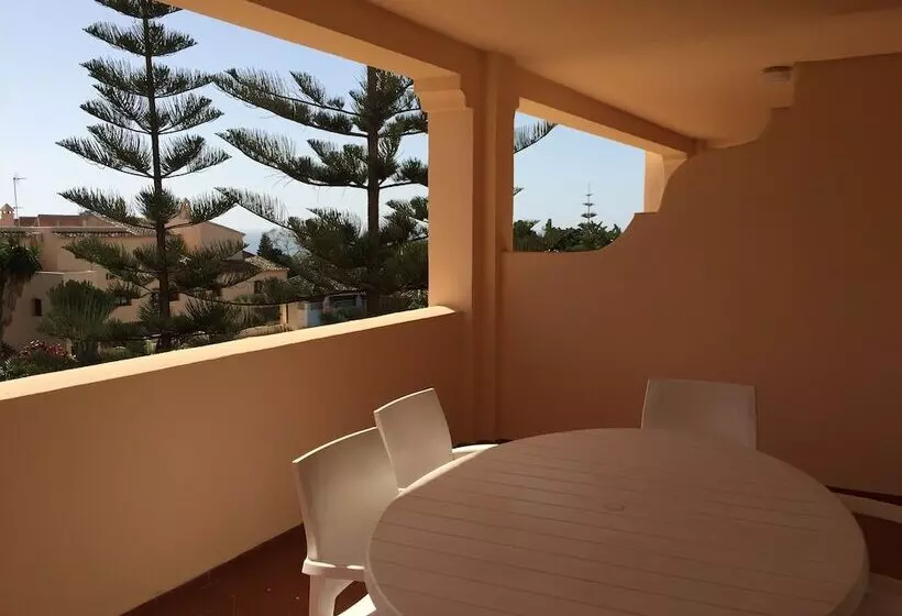 Apartamentos El Toro