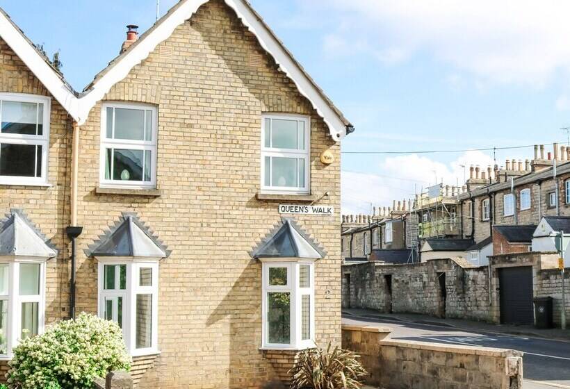 Bed and Breakfast Central Stamford Townhouse