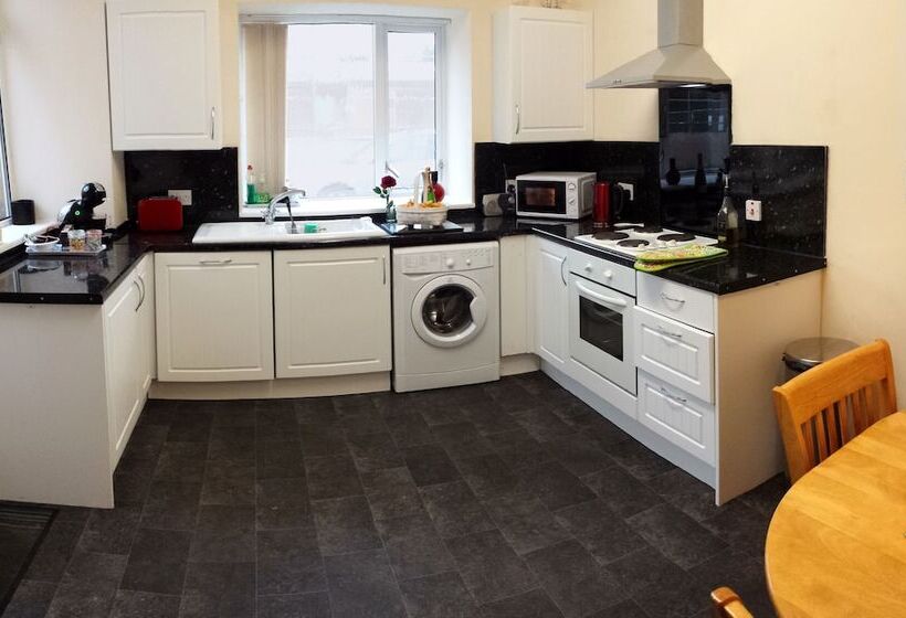 Darwin Cottage Self Catering In Elgin